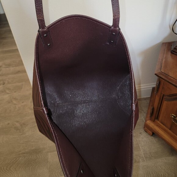 π COACH BURGUNDY & BLACK ZEBRA PRINT REVERSIBLE LEATHER TOTE PURSE - Picture 6 of 7